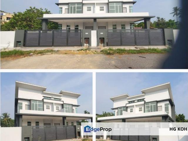 House for sale in Malaka