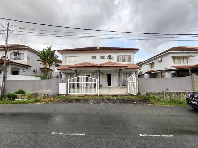 Residential House for sale in Seri Kembangan, Majlis Bandaraya Subang Jaya
