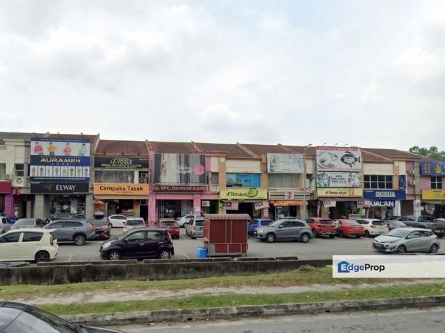 Shop for sale in Kajang, Langat