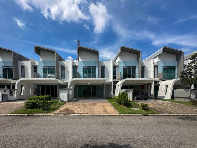 Terraced House for sale in Tanjong Sepat, Selangor
