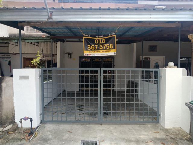 Terraced House for sale in Malaka