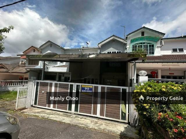 Terraced House for sale in Malaka