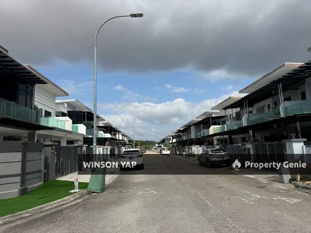 Terraced House for sale in Ulu Tiram, Johor