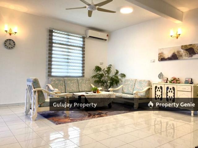 Terraced House for sale in Malaka