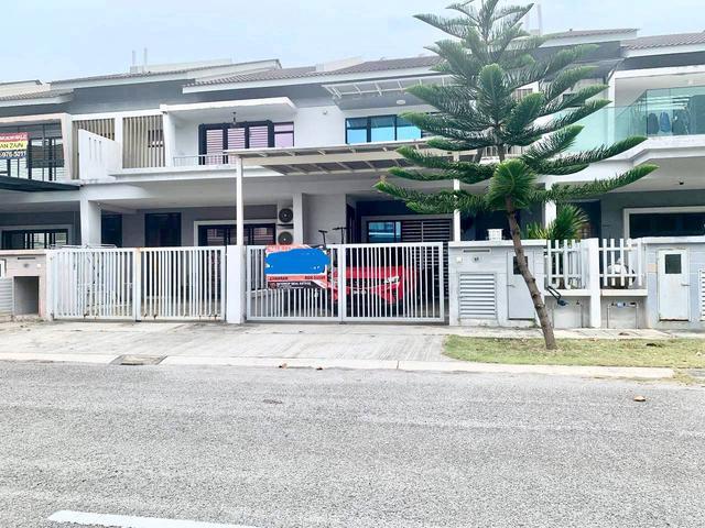 Terraced House for sale in Tanjong Sepat, Selangor