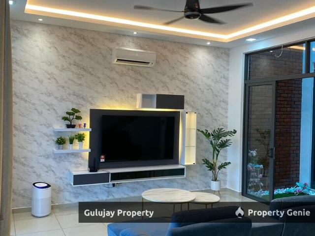 Terraced House for sale in Malaka
