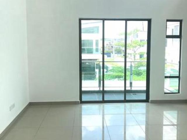 Terraced House for sale in Ulu Tiram, Johor