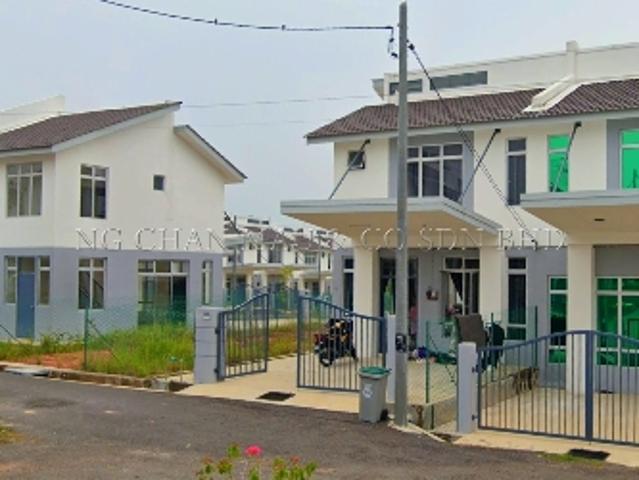 Terraced House for sale in Malaka