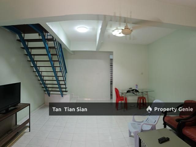 Terraced House for sale in Malaka