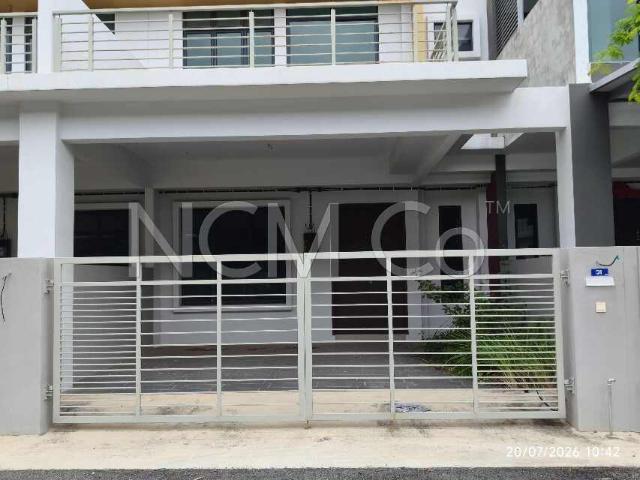 Terraced House for sale in Malaka
