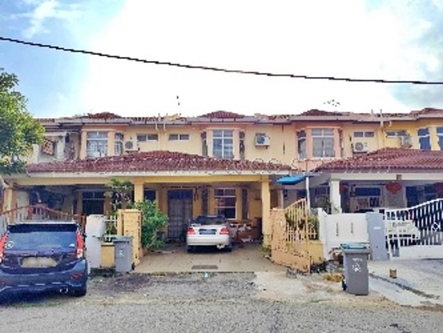 Terraced House for sale in Malaka