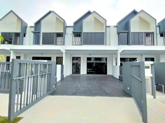 Terraced House for sale in Tanjong Sepat, Selangor