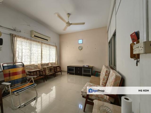 House for sale in Malaka