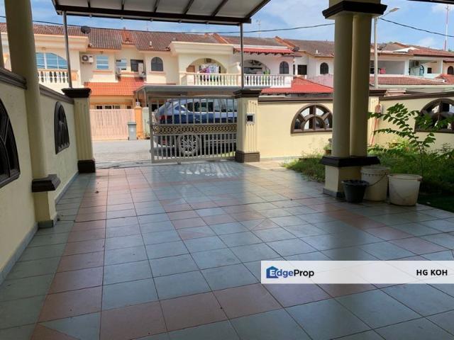 House for sale in Malaka