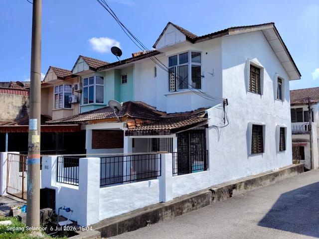 Terraced House for sale in Tanjong Sepat, Selangor