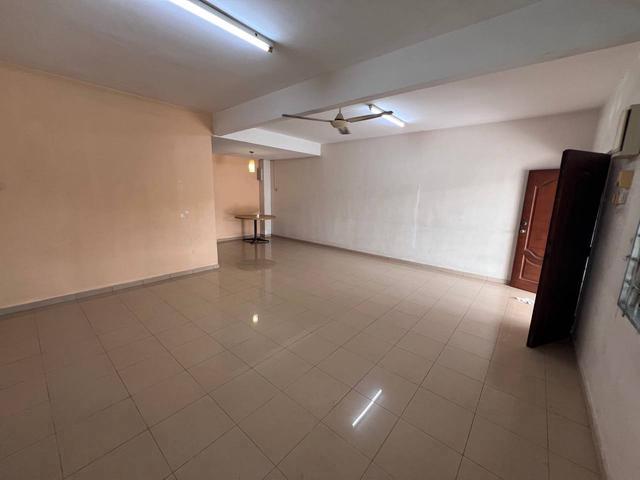 Terraced House for sale in Malaka