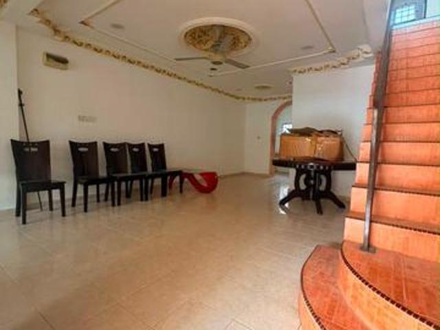 Terraced House for sale in Malaka