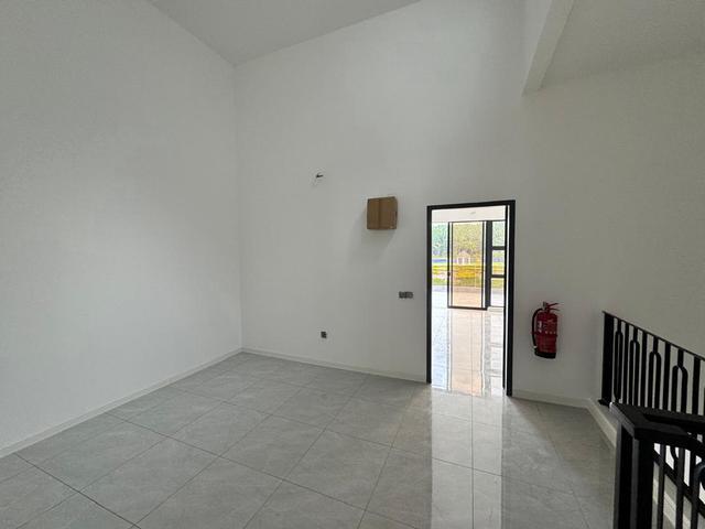 Terraced House for sale in Malaka