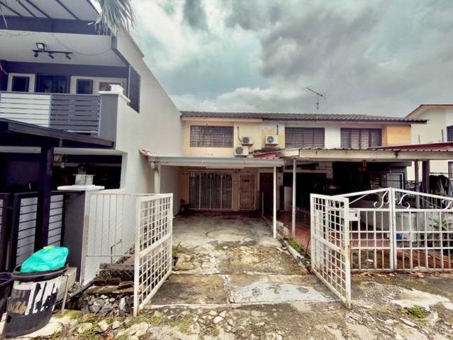 Residential House for sale in Langat, Selangor