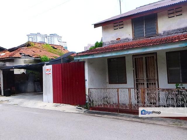 House for sale in Malaka