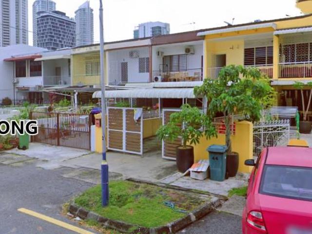 Link House for sale in Pulau Tikus