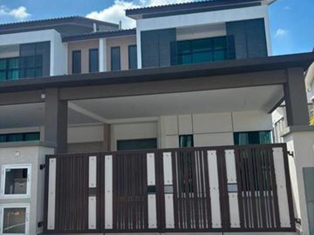 Terraced House for rent in Malaka