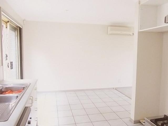 Townhouse for rent in Queanbeyan East