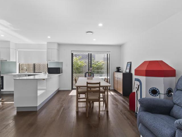 Townhouse for sale in Toombul, Queensland