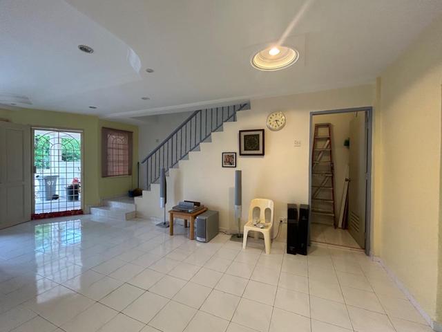 Terraced House for sale in Malaka