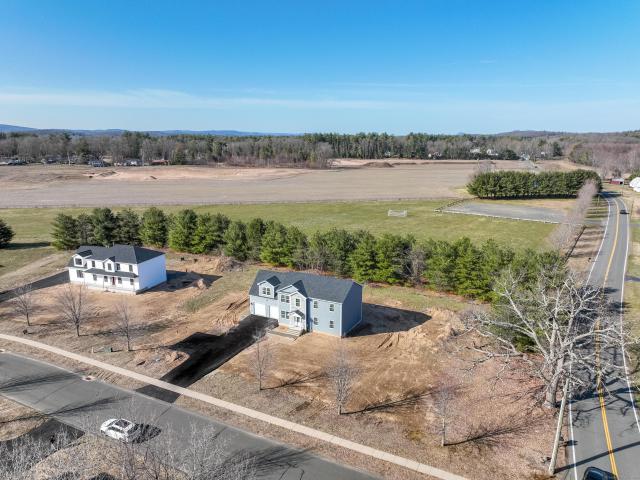 House for sale in Suffield, Connecticut