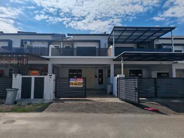 Terraced House for sale in Malaka