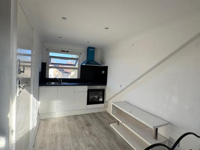 Studio for rent in Plashet, Greater London
