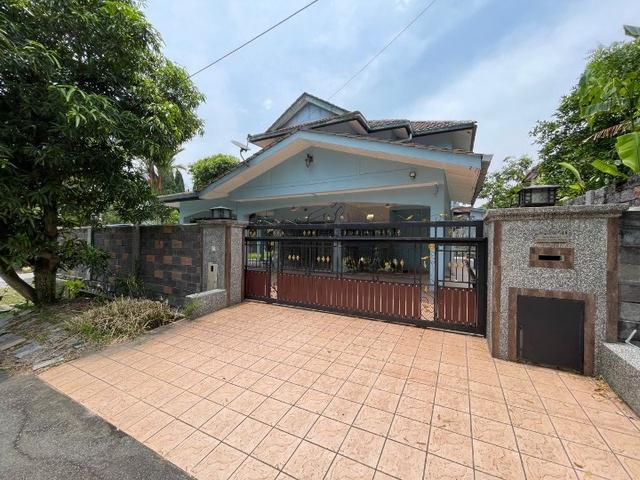 Bungalow for sale in Selayang, Selangor