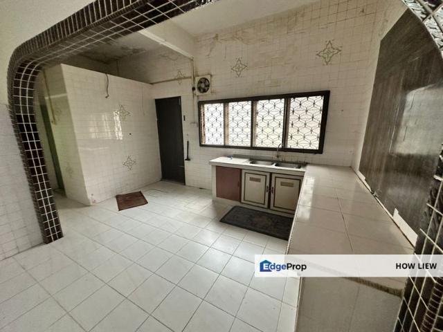 House for sale in Malaka