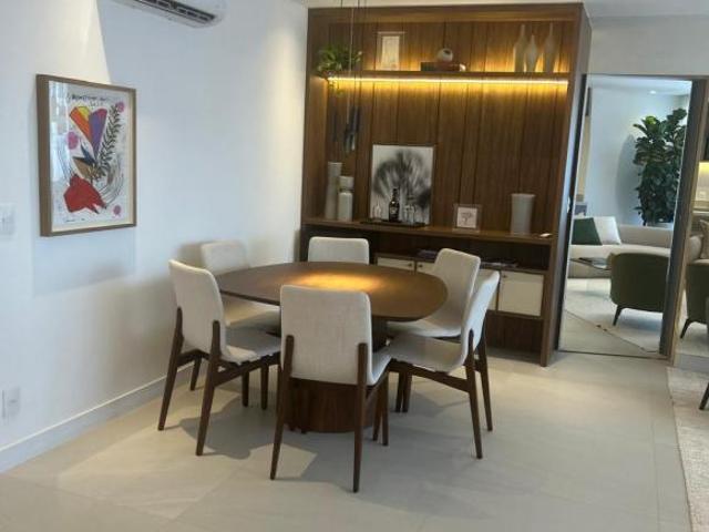 Apartamento venda em Região Geográfica Imediata do Distrito Federal, Região Integrada de Desenvolvimento do Distrito Federal e Entorno