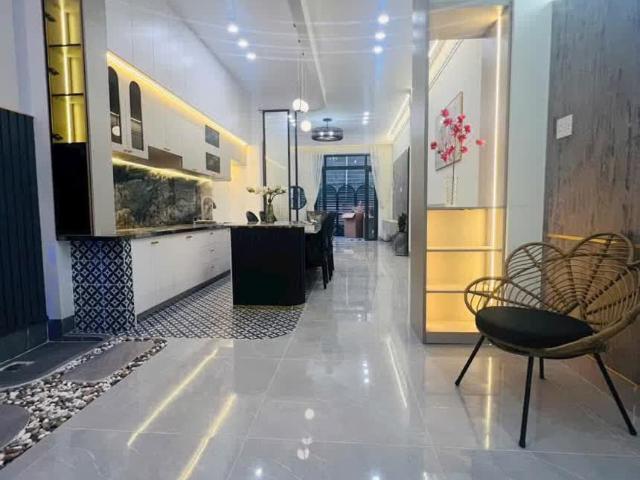 Nhà mặt phố bán