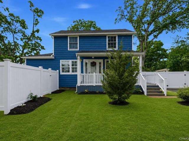 House for sale in Bohemia, New York