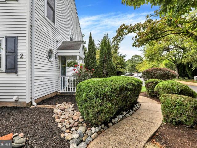 Townhouse for sale in Village Shires, Northampton Township