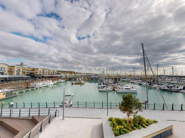 Apartment for rent in Brighton Marina, Brighton