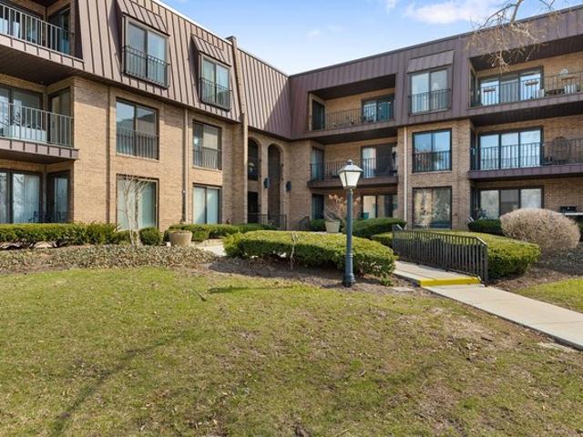 Condo for sale in Northbrook, Illinois