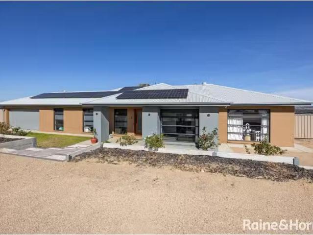 House for rent in Gobbagombalin, Wagga Wagga City Council