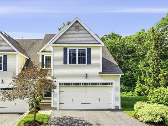 Condo for sale in Hopkinton, Massachusetts