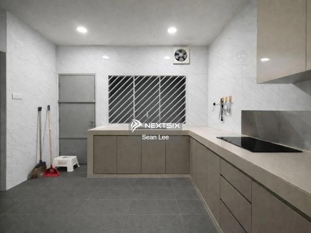 Warehouse for sale in Kuching