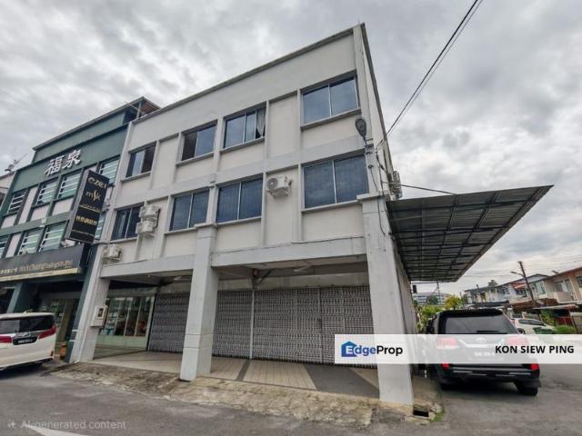 Shop for rent in Kuching