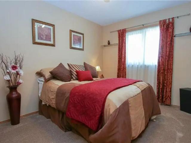 Room for rent in Hawkwood, Calgary