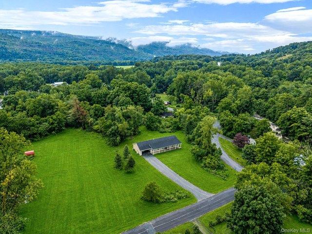 House for sale in Accord, New York