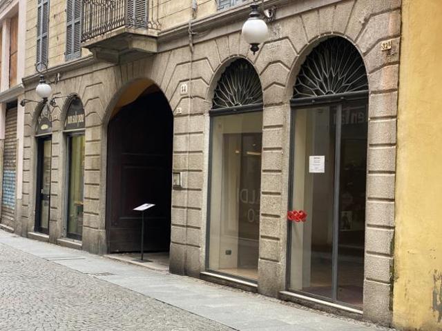 Locale Commerciale in affitto a Piemonte, Novara