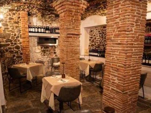 Locale Commerciale in affitto a Sarzana, Liguria