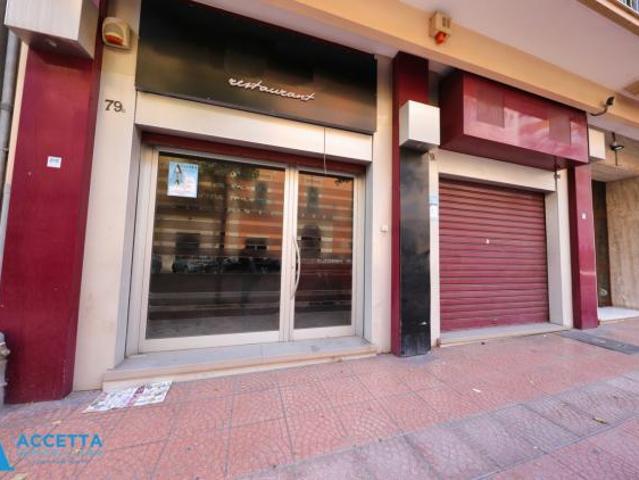 Locale Commerciale in affitto a Puglia, Taranto