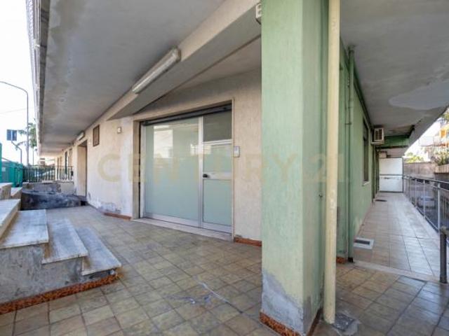 Locale Commerciale in vendita a Fiumefreddo Di Sicilia, Sicilia